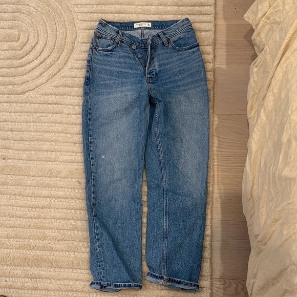 Abercrombie & Fitch High Rise Blue Jeans - Picture 2 of 3